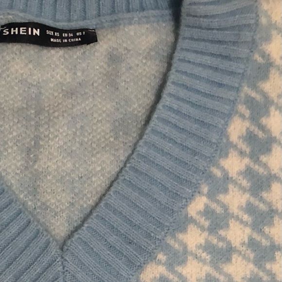 Women's Blue Houndstooth Sweater Vest - Picture 2 of 4